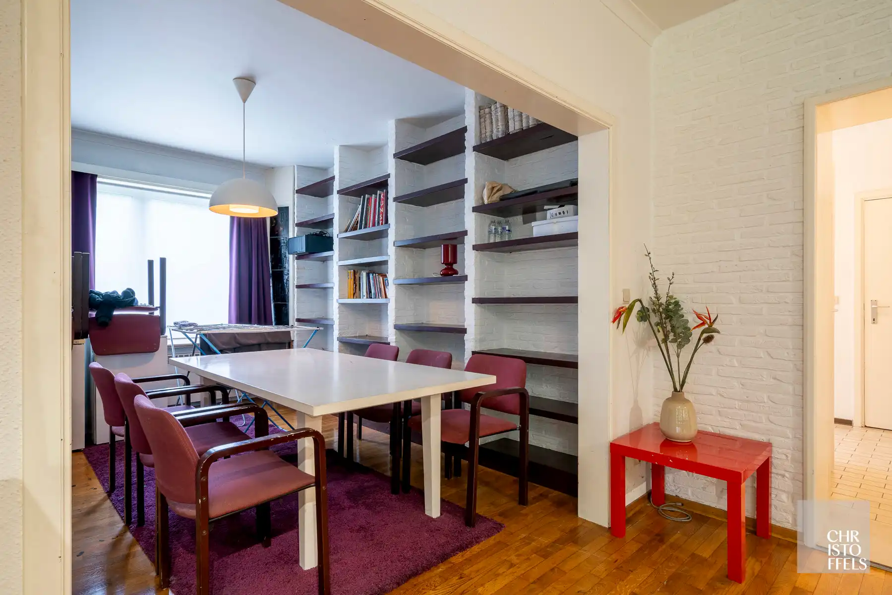 Opbrengsteigendom, bijzonder groot woonhuis van 761m² met 10 slaapkamers, mooi en rustig gelegen op 1.800m² met een eigen parkeerterrein!  foto 4