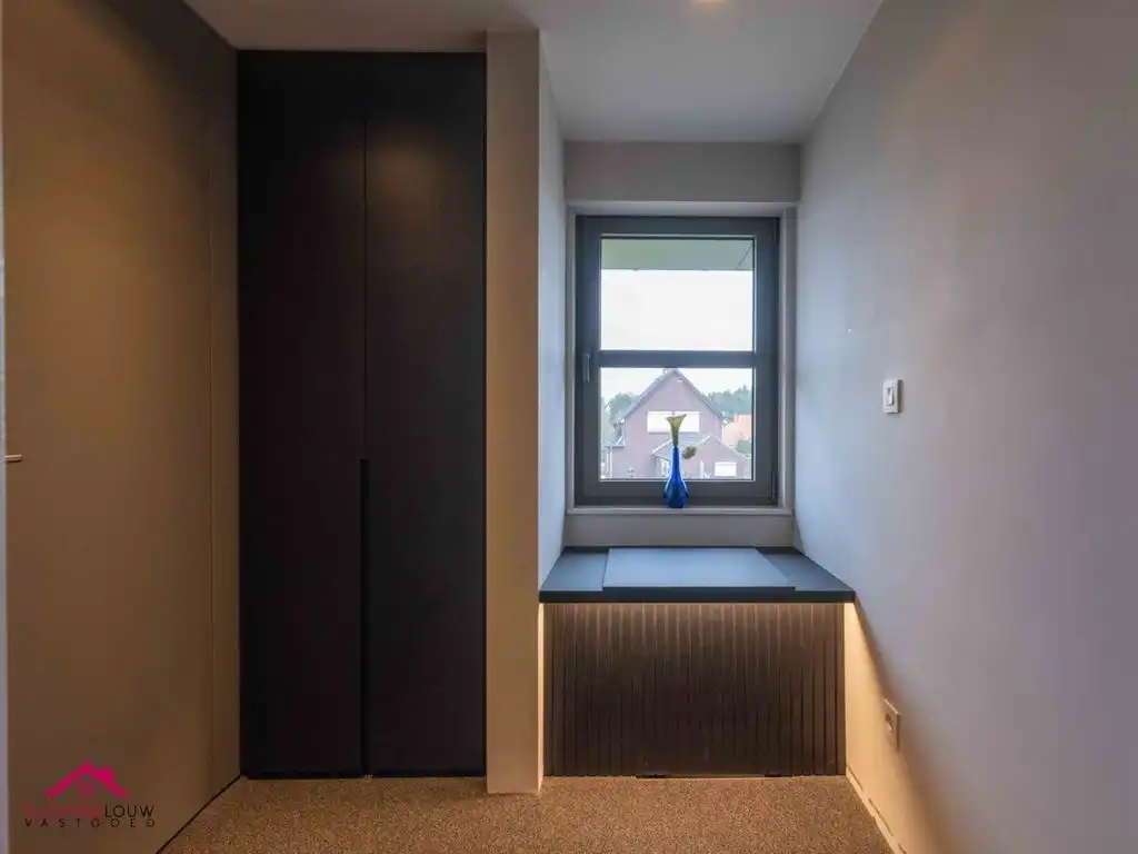 Vrijstaande woning in hedendaagse stijl foto 35