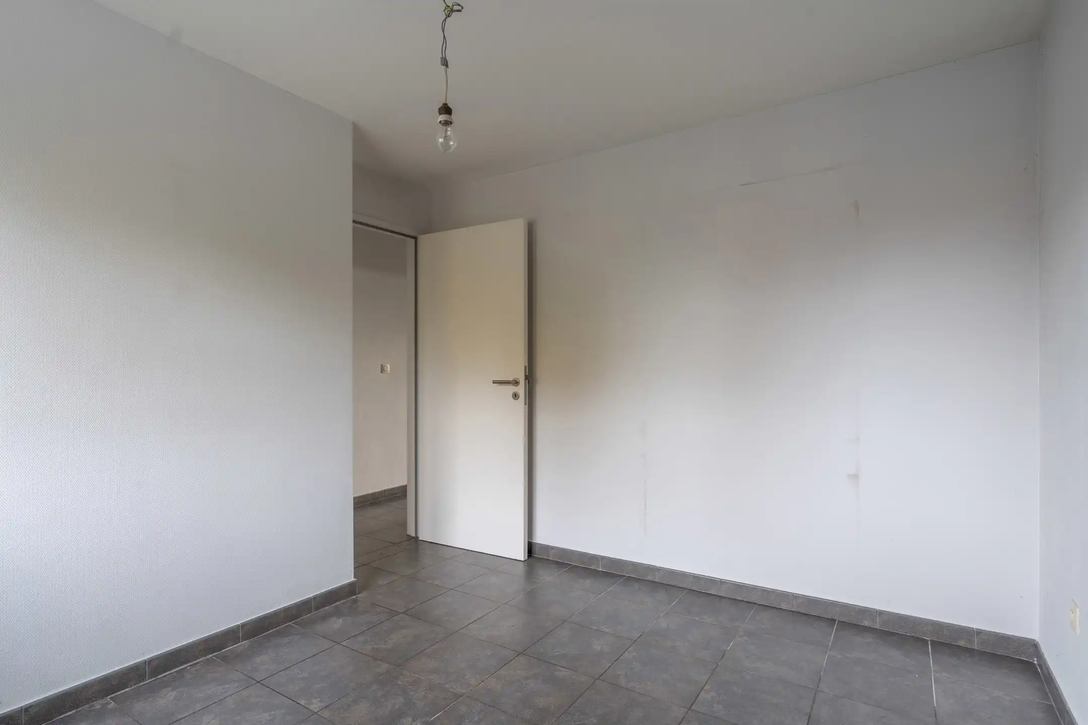 Modern 2-slaapkamer appartement met terras te Turnhout. foto 10