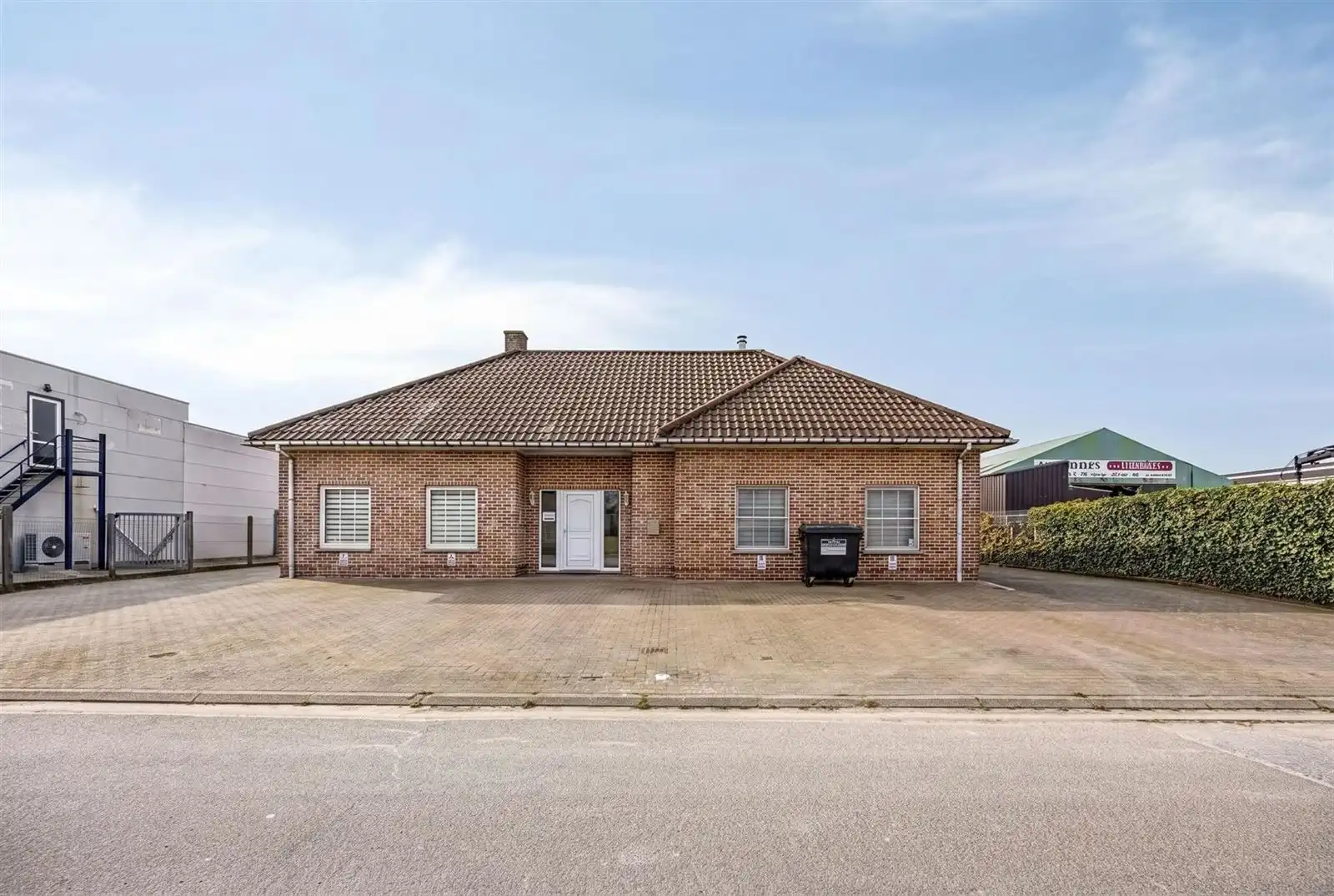 Loods met woning en loft te koop foto 22