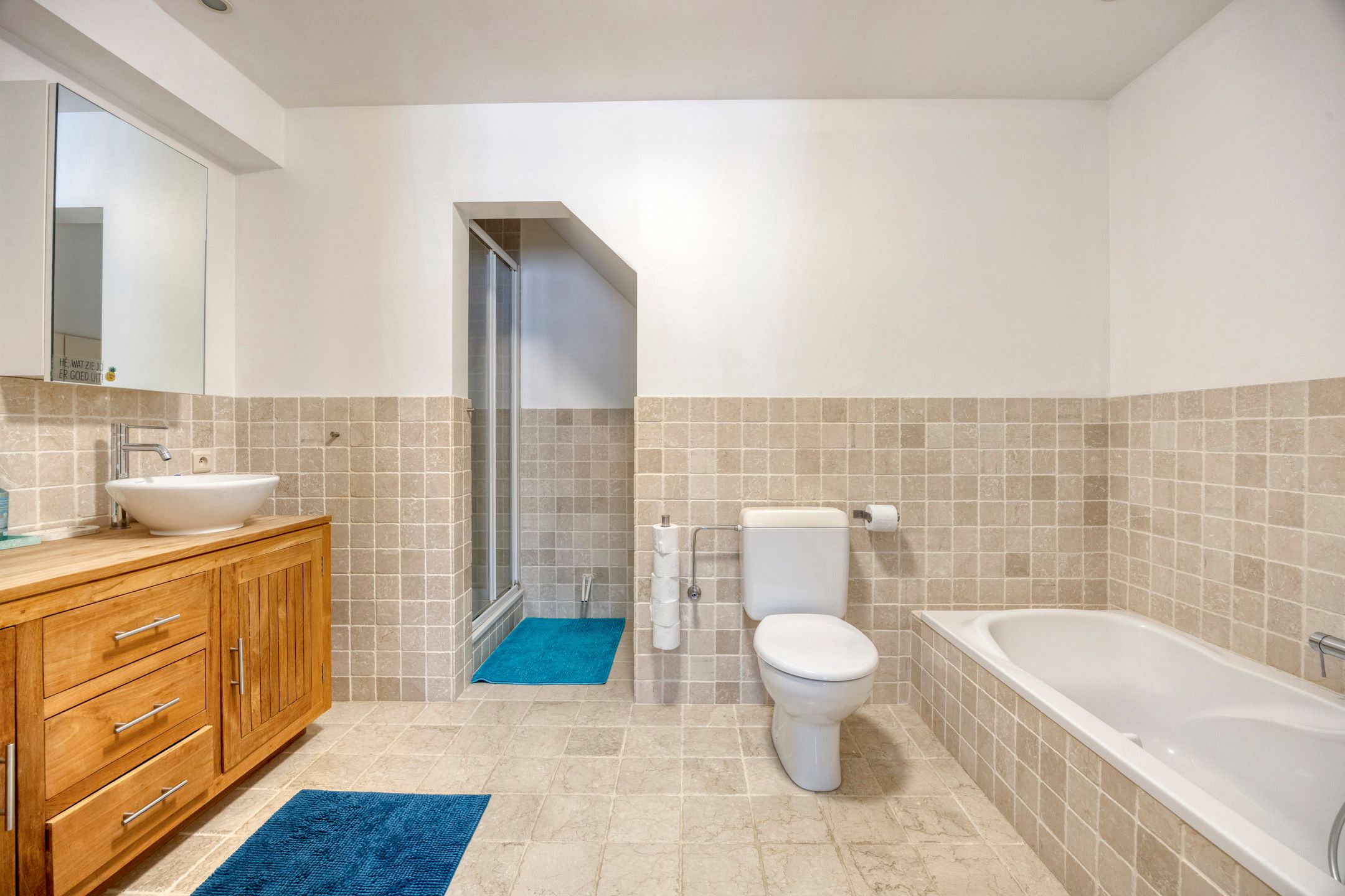 Zeer ruime Kwadraat-woning met 5 slaapkamers en 2 badkamers foto 18