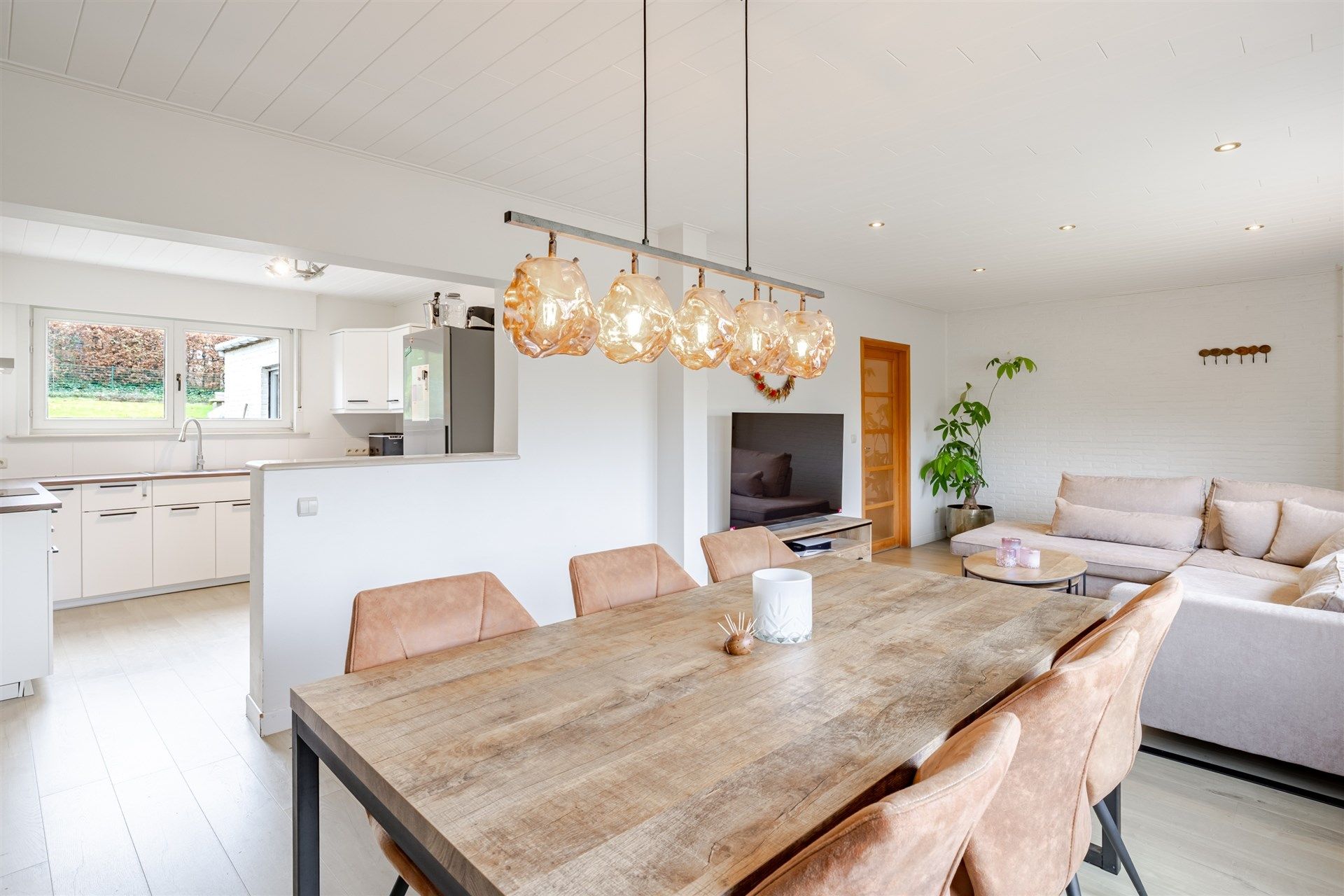 Charmante woning met 2slks en uniek verzicht foto 4