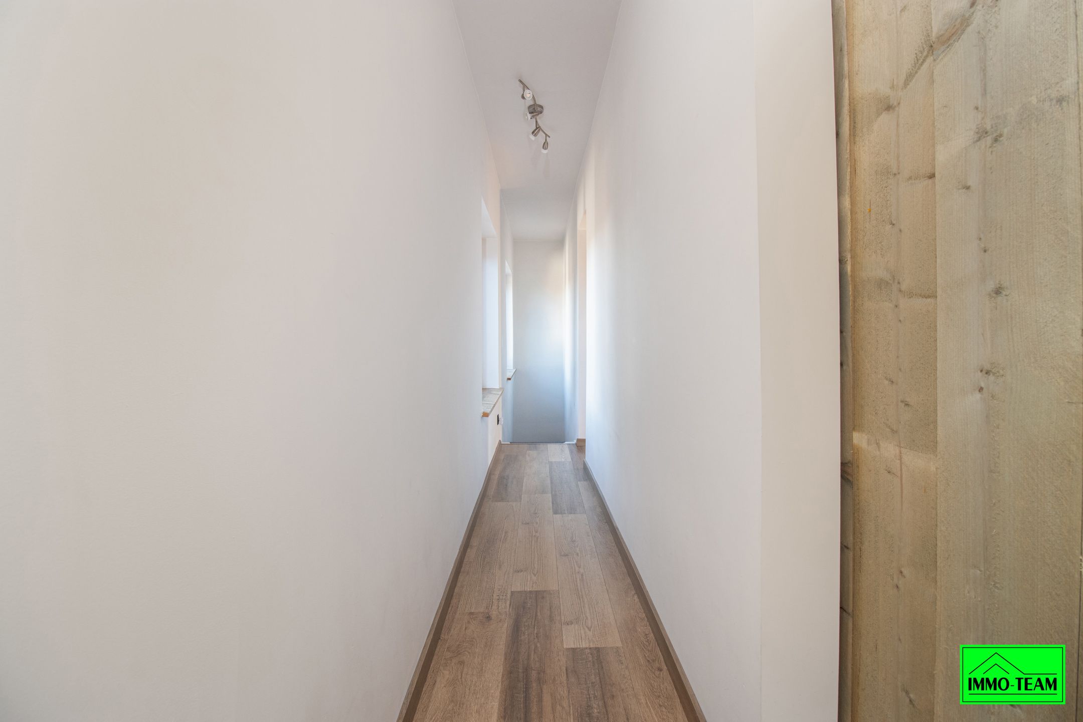 Prachtig gerenoveerde woning met heel wat potentieel foto 19