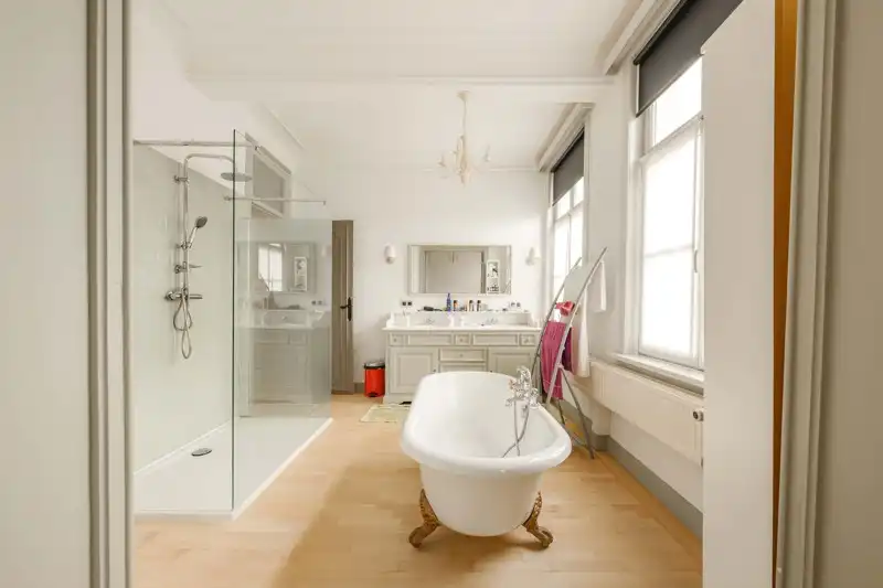 🏡 Unieke herenwoning te huur in het hart van Aarsele! foto 29