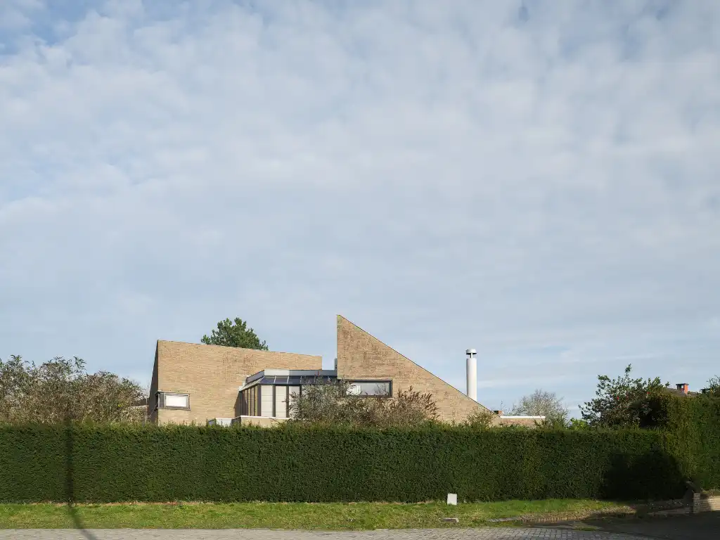 Brutalistische woning ‘Haerick’, gebouwd in 1976 naar ontwerp van architecten Xavier De Wulf en Johan De Vos. foto 24