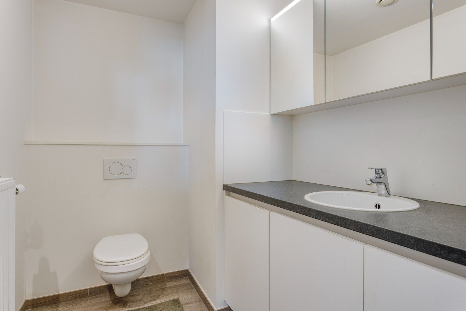 Instapklaar 1 slpk appartement met terras en garage foto 14