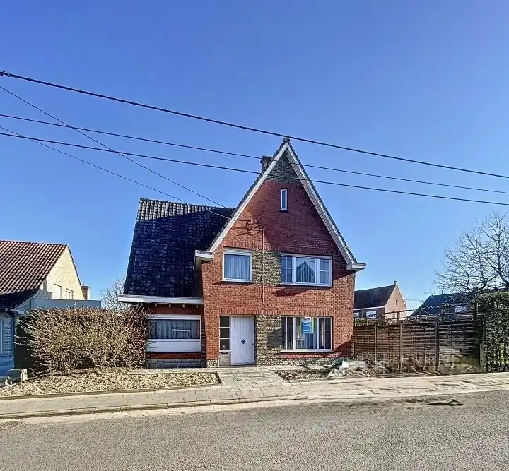 Ruime alleenstaande woning met garage, rustig gelegen in het centrum van Staden foto 13