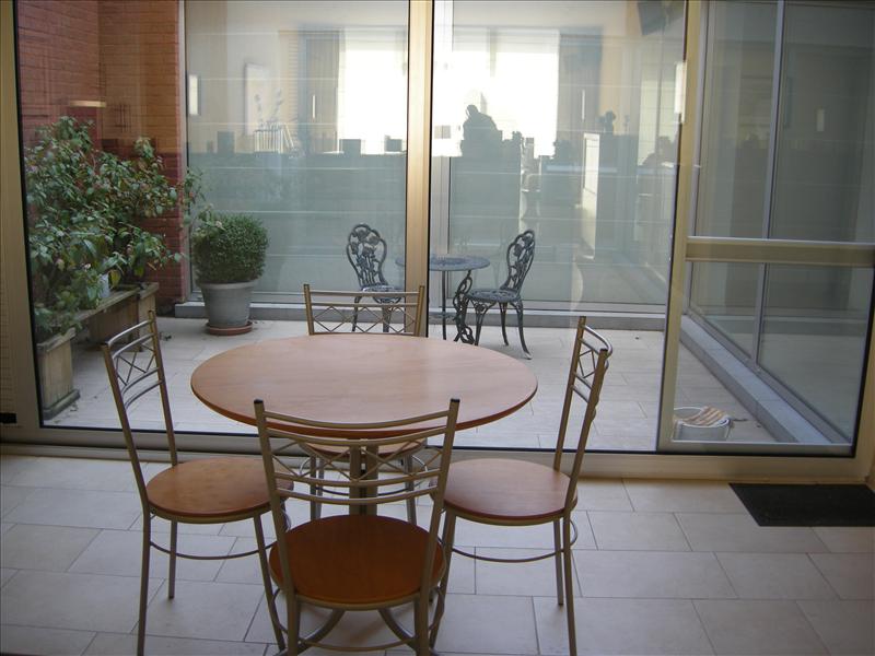 Ruim appartement met 2 slaapkamers gelegen op het gelijkvloers. foto 9