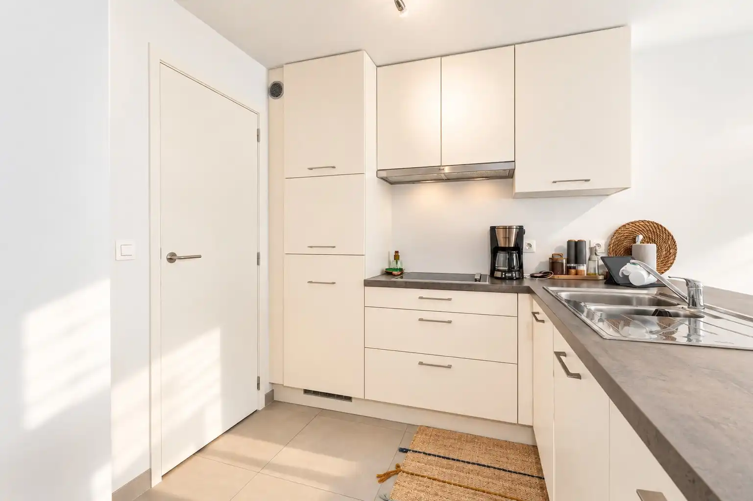 Goed onderhouden en energiezuinig 2-slaapkamerappartement aan station Aalter foto 6