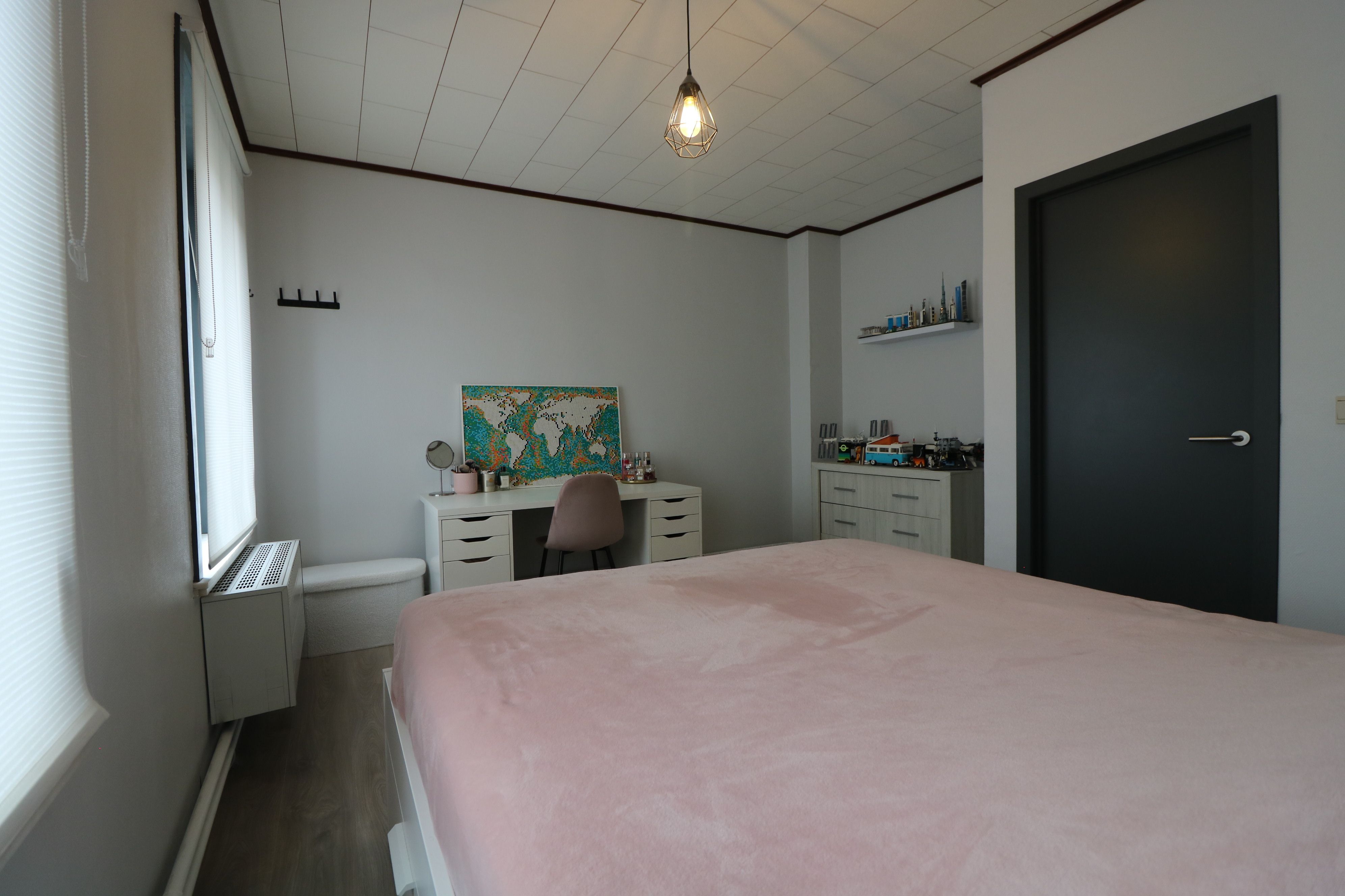 Instapklare woning met 3 slaapkamers en stadstuin, vlakbij centrum, jachthaven en Zeedijk. foto 8