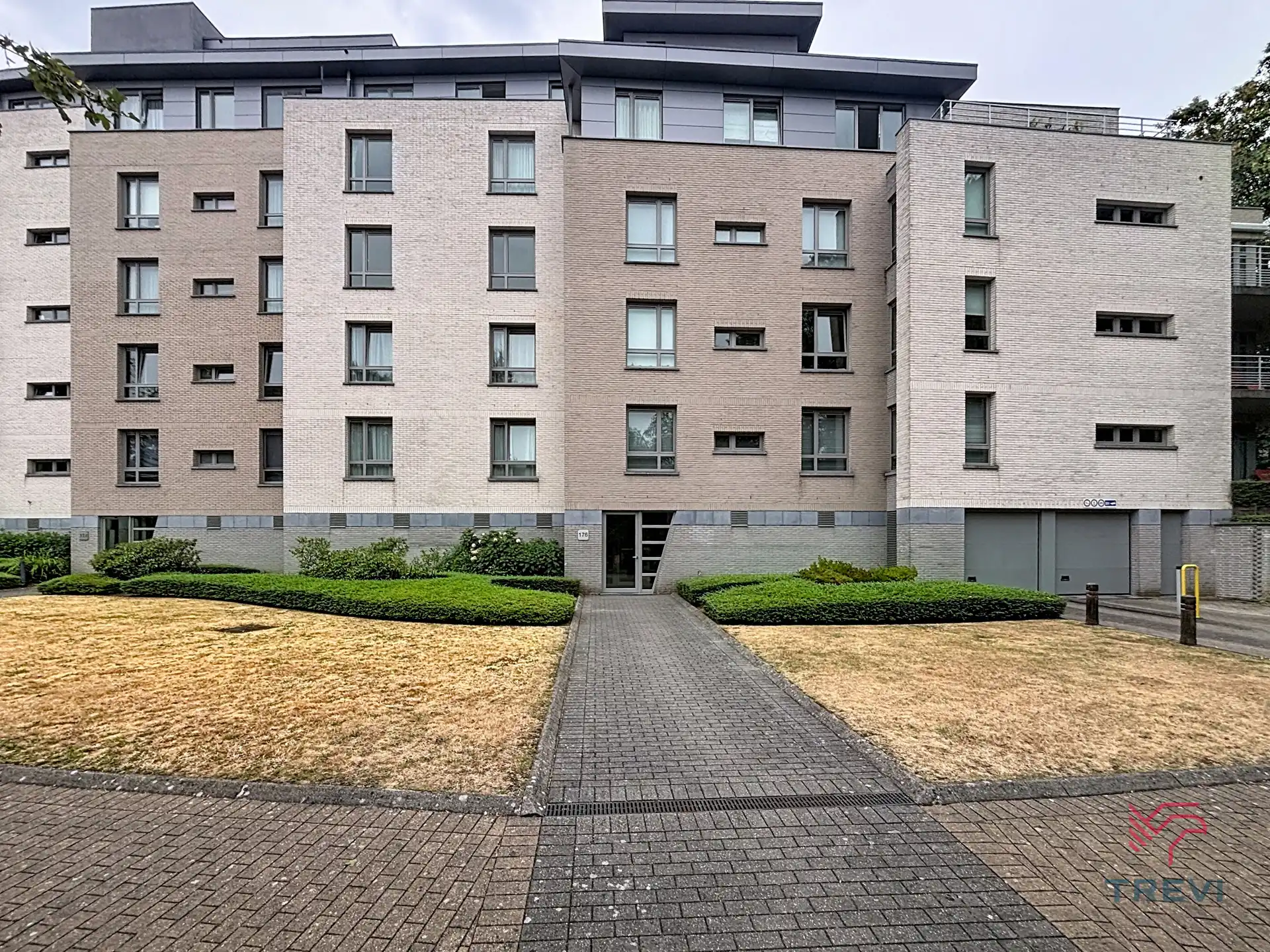 Mooi appartement met 2 slaapkamers + parkeerplaats foto 15