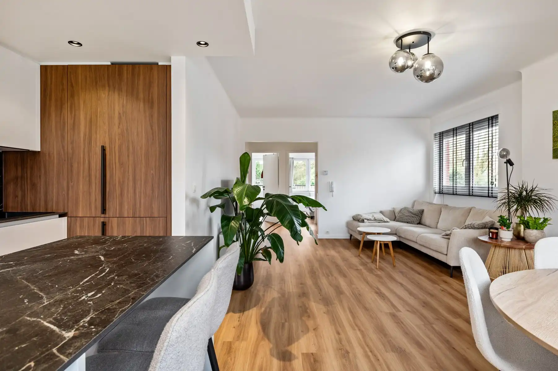 Uitstekend gelegen en instapklaar gerenoveerd appartement foto 4