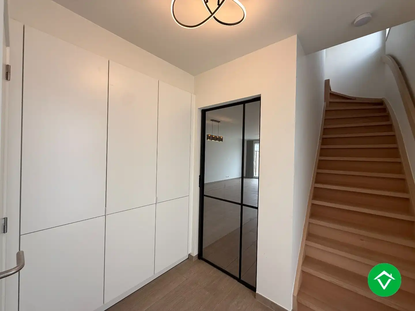 Nieuwbouwwoning met 3 slaapkamers, carport en tuin foto 2