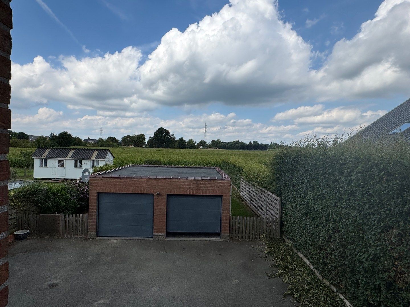 Mooi instapklaar 2-slaapkamerappartement met garage en parking in Merchtem foto 14