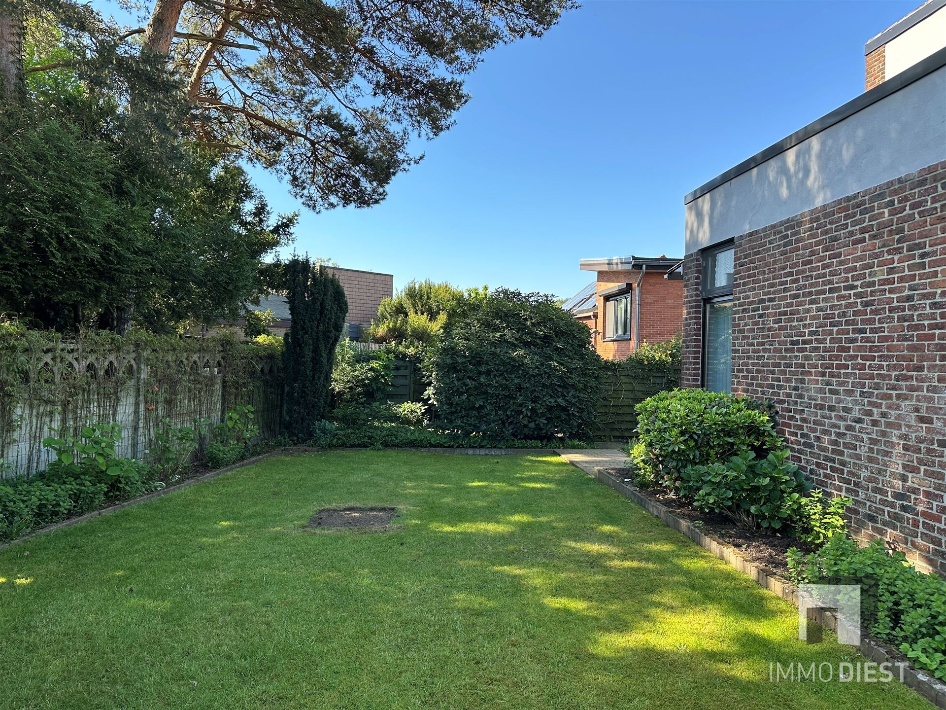 Knappe woning met 4 tot 5 slaapkamers foto 35
