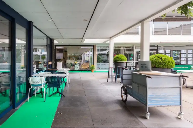 Prachtig handelspand met veel RUIMTE EN ETALAGE, gratis parking! TOPlocatie Patio Donk! foto 15