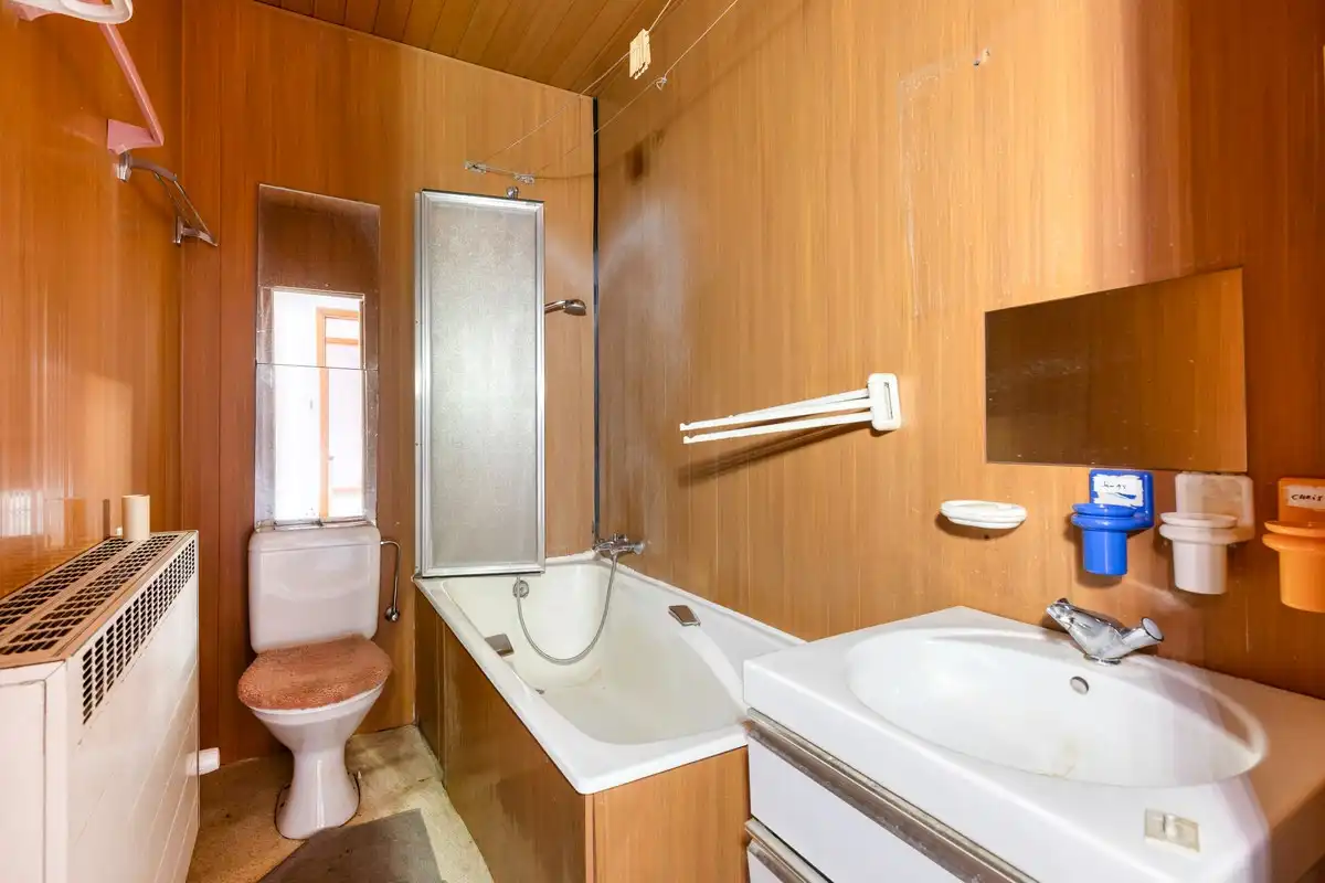 Ruime woning met veel potentieel op perceel van bijna 18 are foto 9