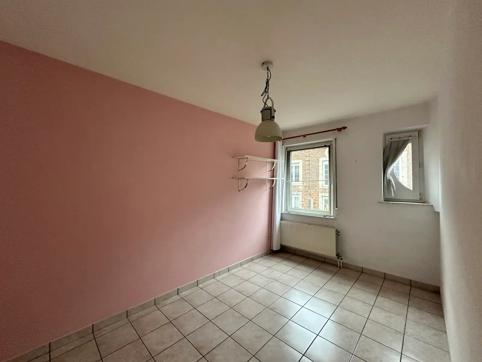 Ruim Appartement met Garage, 2 slaapkamers en terras foto 20