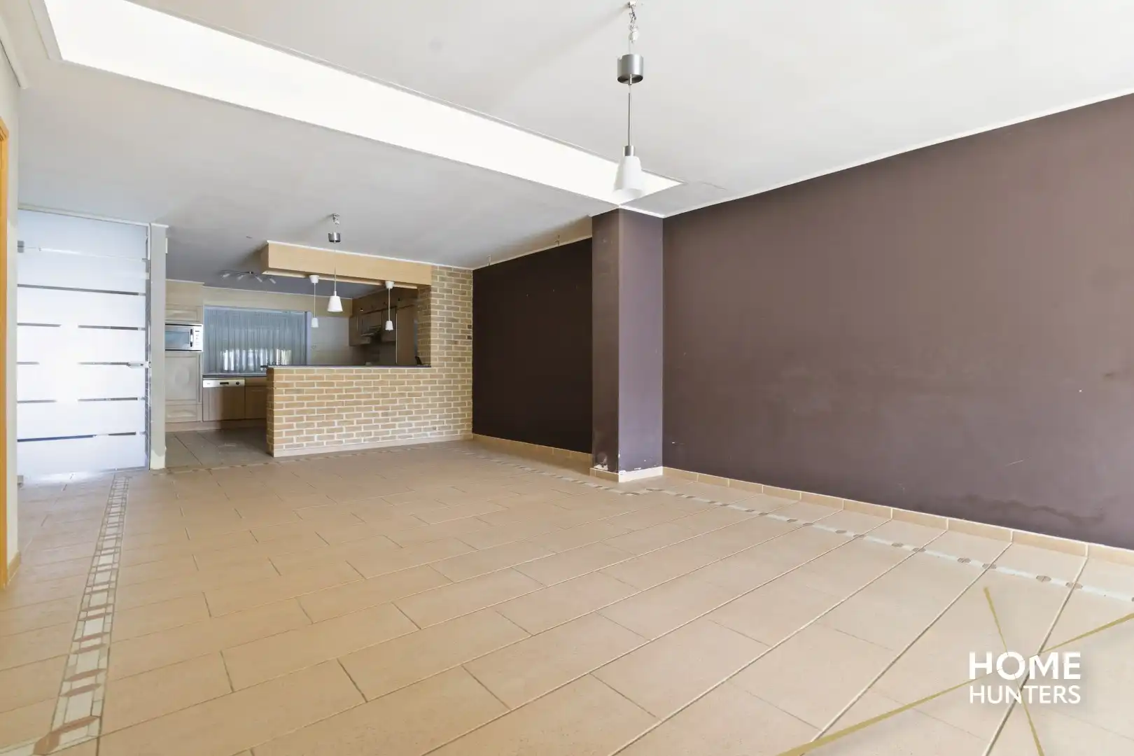 Karaktervolle renovatiekans op topligging in Ieper – 4 slaapkamers, ruime tuin en garage met achteruitgang foto 15