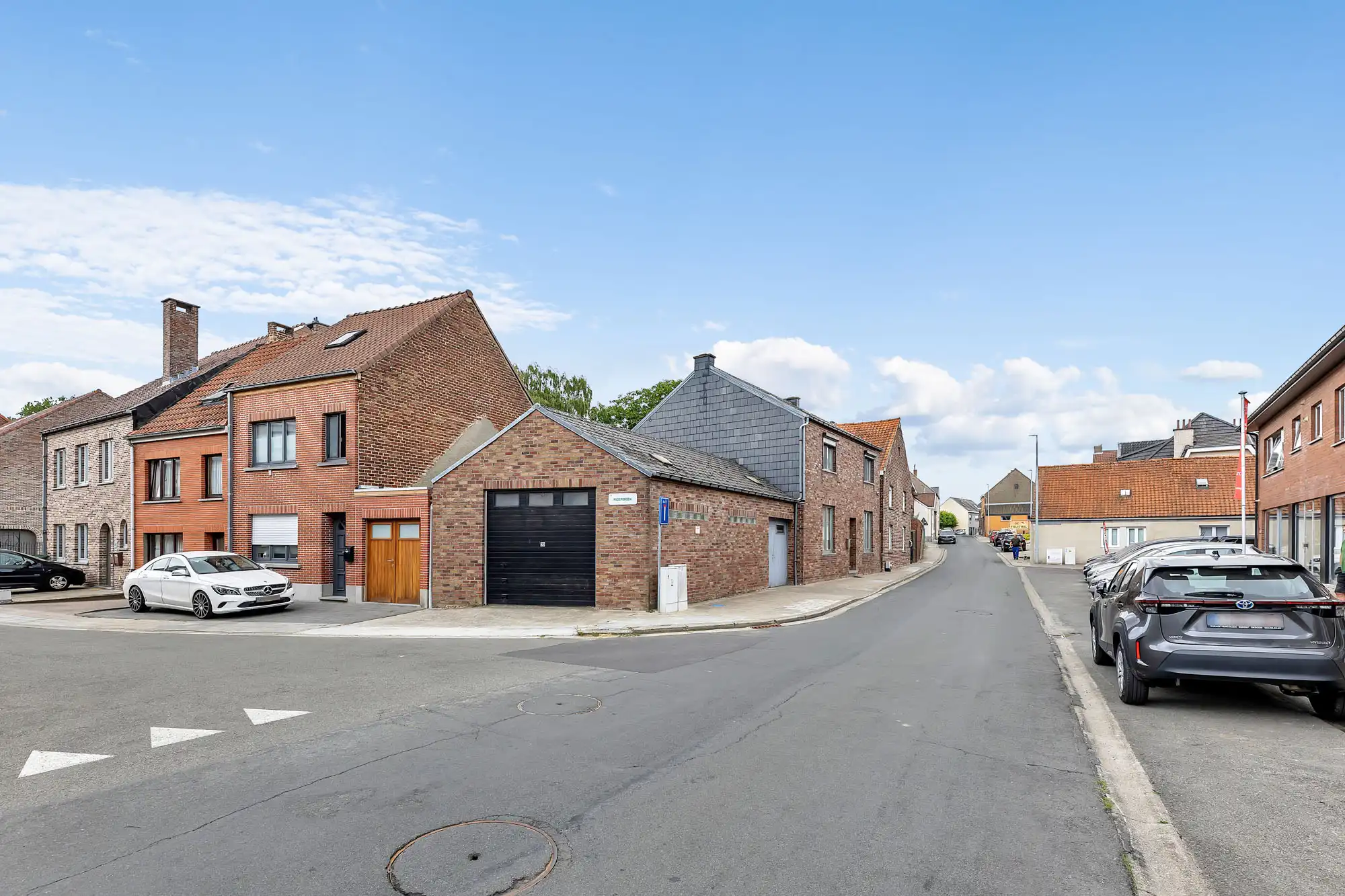 Instapklare woning met ruime garage/opslagplaats foto 21