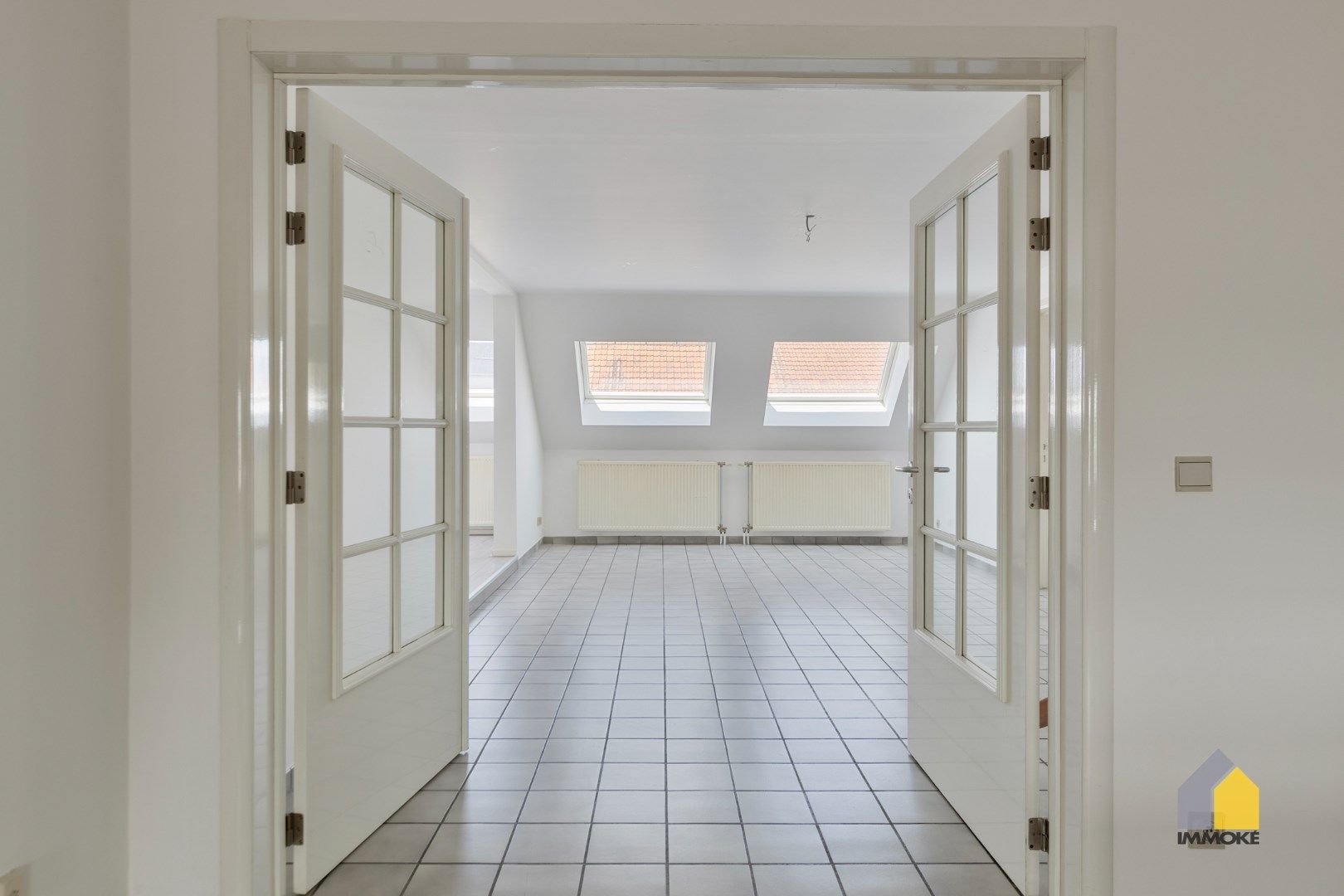 Halfvrijstaande woning met 3 slpks en grote polyvalente ruimte op perceel van 5 a 25 ca. foto 9