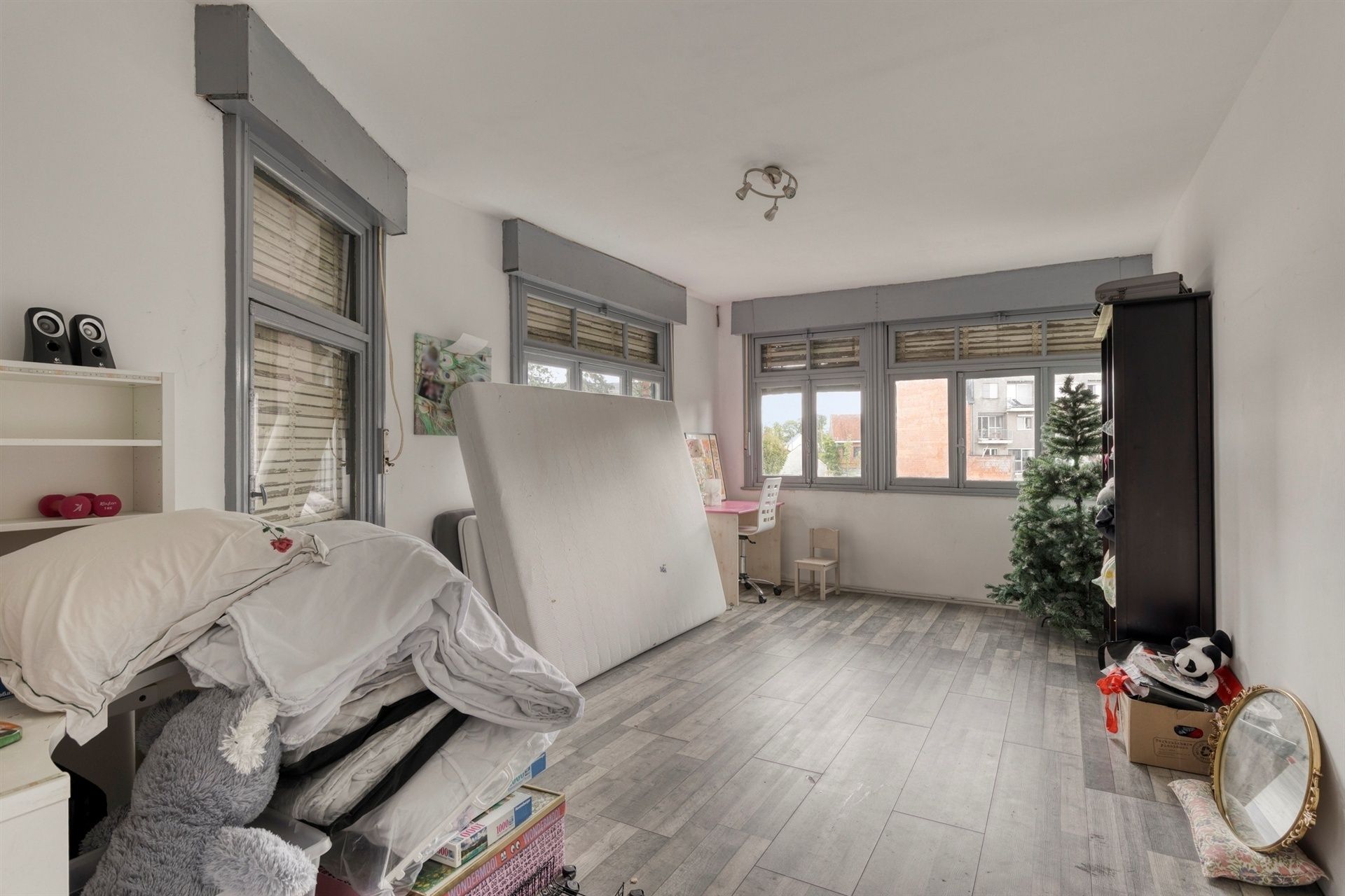 Ruime woning met potentieel in hartje Merchtem
 foto 8
