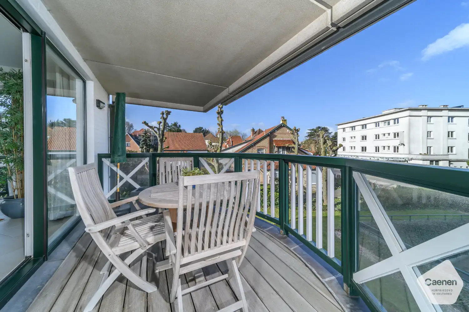 Zongericht hoekappartement met 2 slaapkamers in hartje Dumontwijk, inclusief ruime garage en kelder foto 3