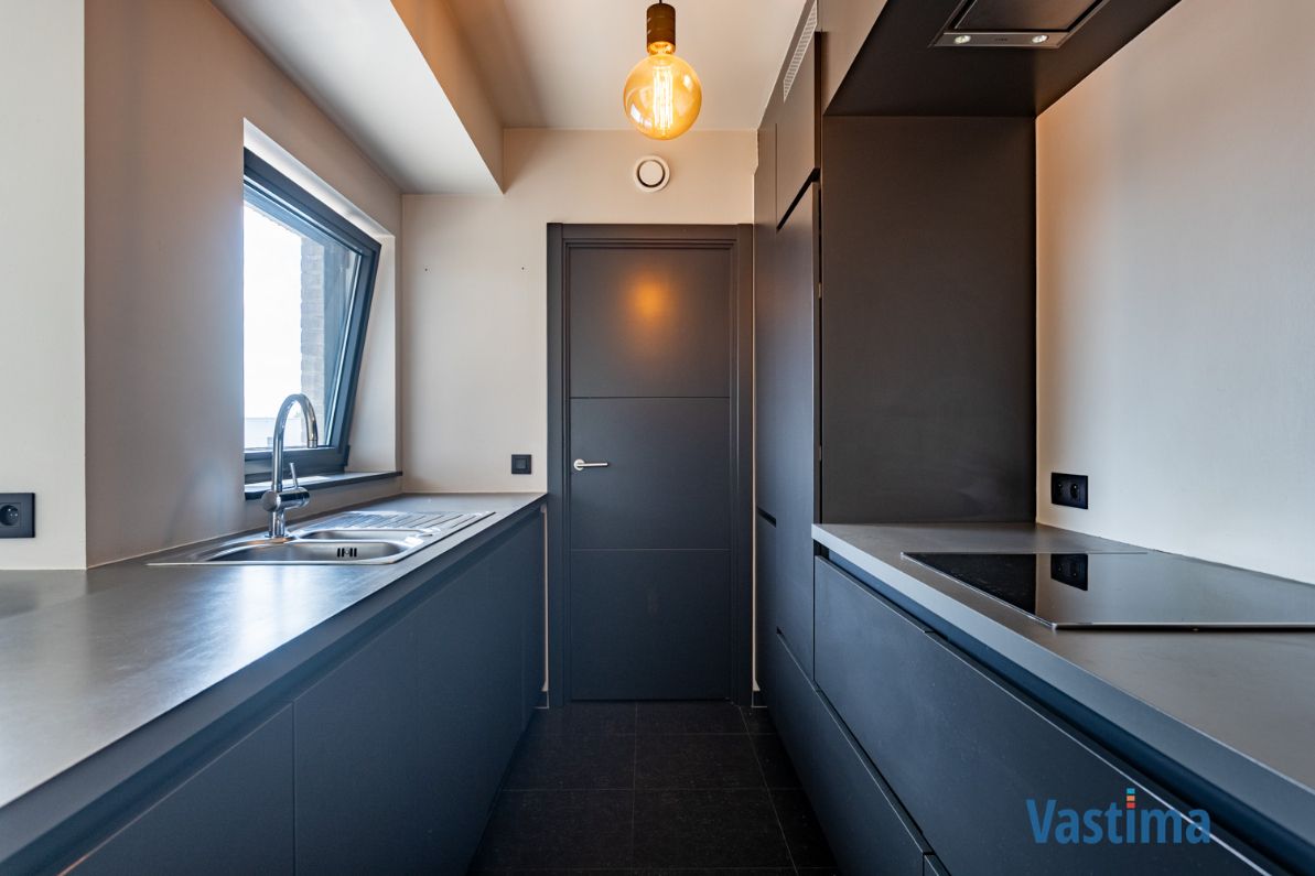 Penthouse met 2 terrassen met zicht over de skyline van Aalst foto 17