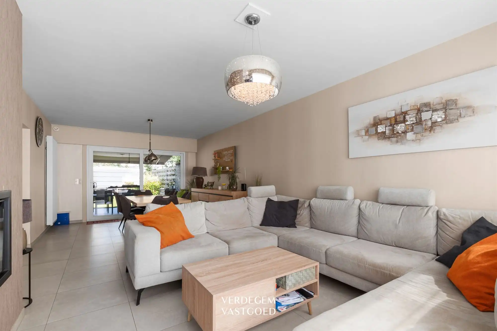 Knappe familiewoning met 4 slaapkamers, garage en geniettuin foto 4