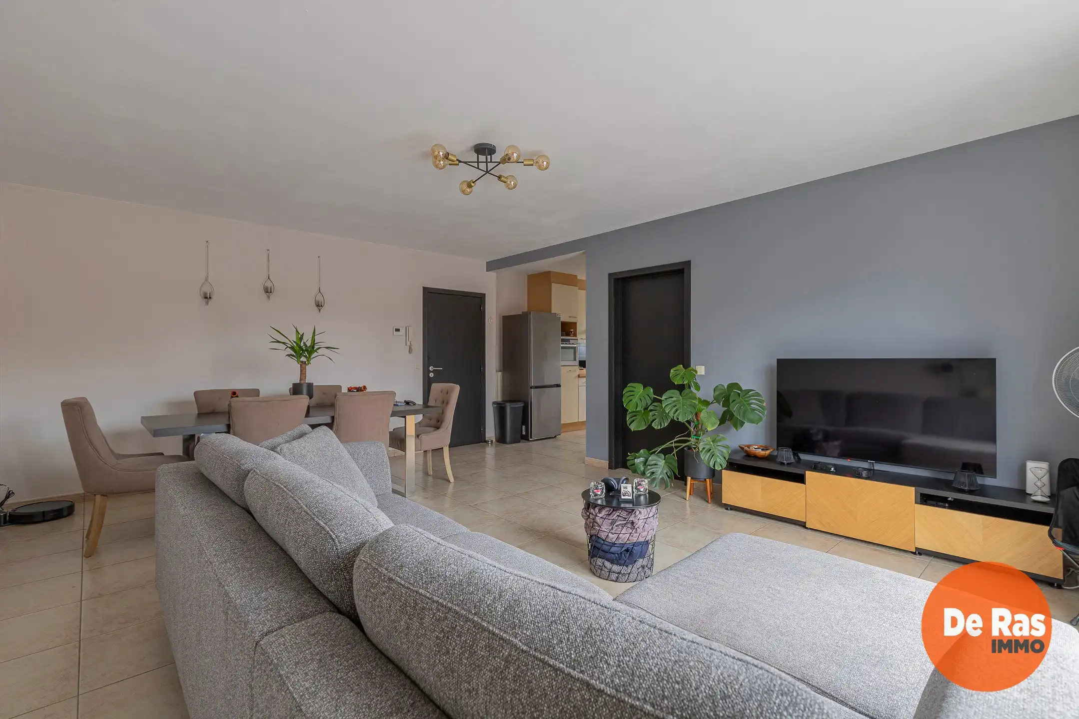 UITBERGEN - Instapklaar éénslaapkamerappartement met carport foto 3