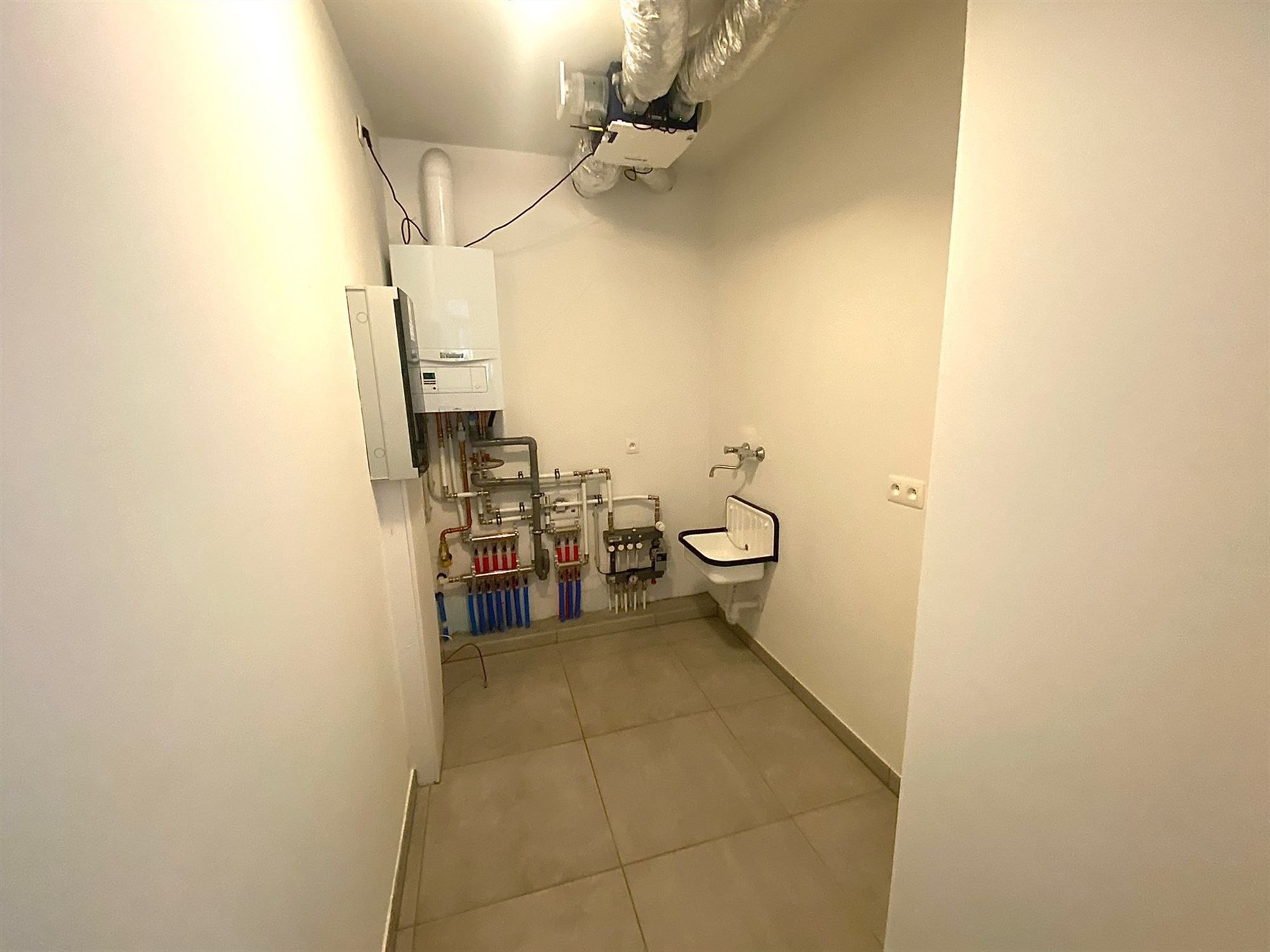 Prachtig nieuwbouwappartement met twee slaapkamers en staanplaats foto 5