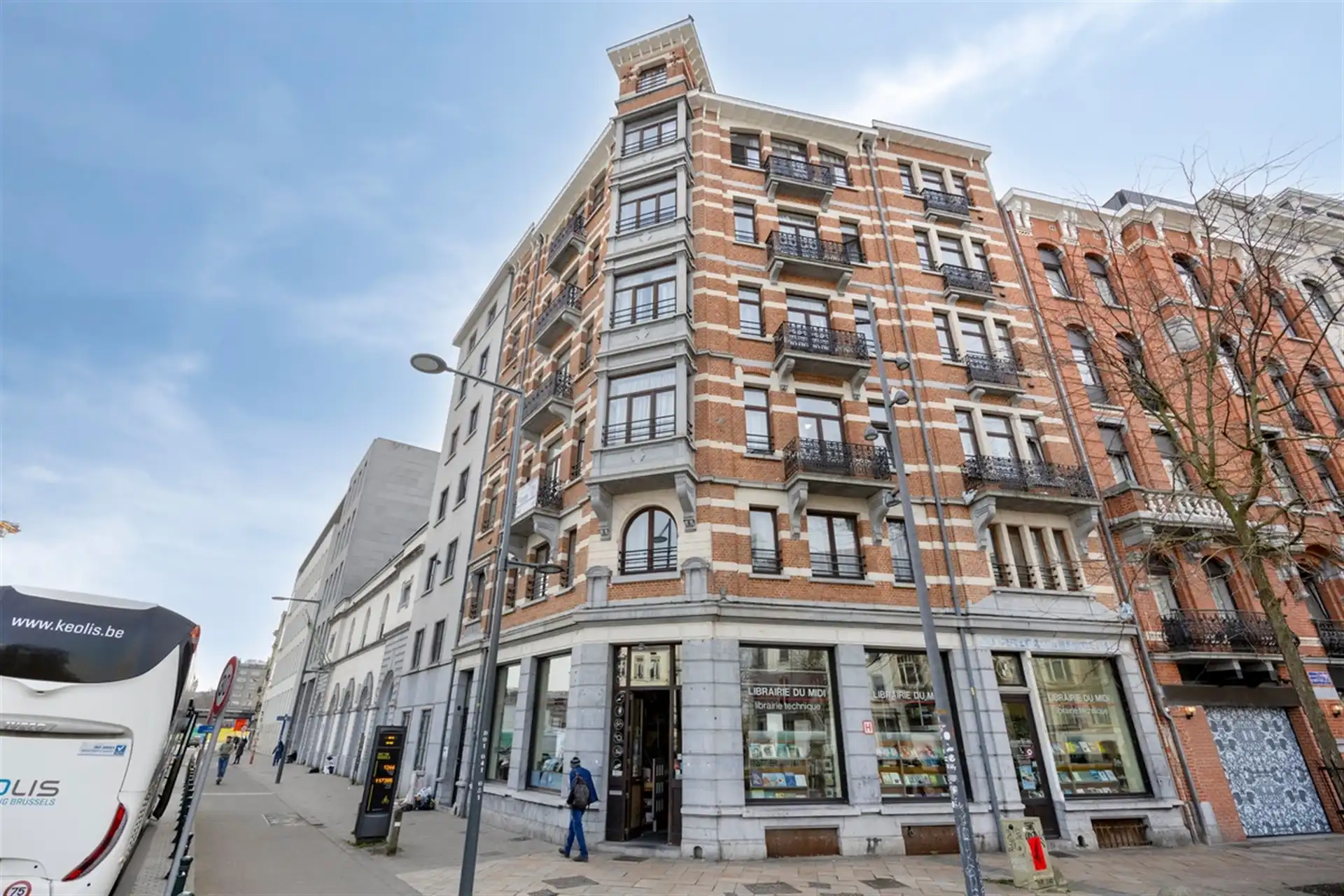 Flat te koop op uitstekende locatie. foto 7