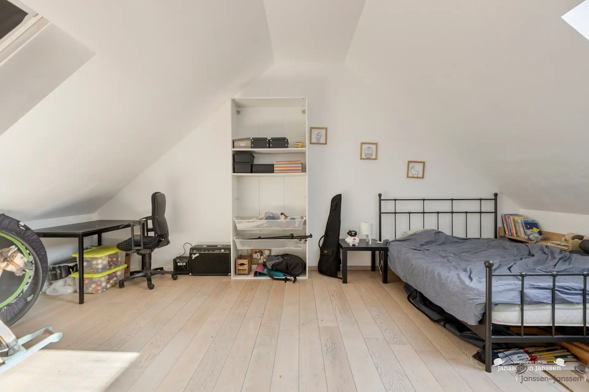 Instapklare rijwoning met 3 slaapkamers, terras en diepe tuin in Hasselt foto 18