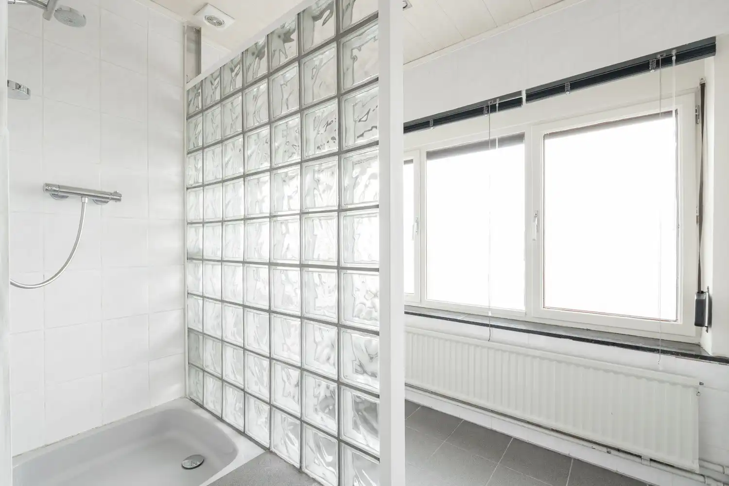 Instapklare  gezinswoning op ruim hoekperceel van 784 m² foto 29