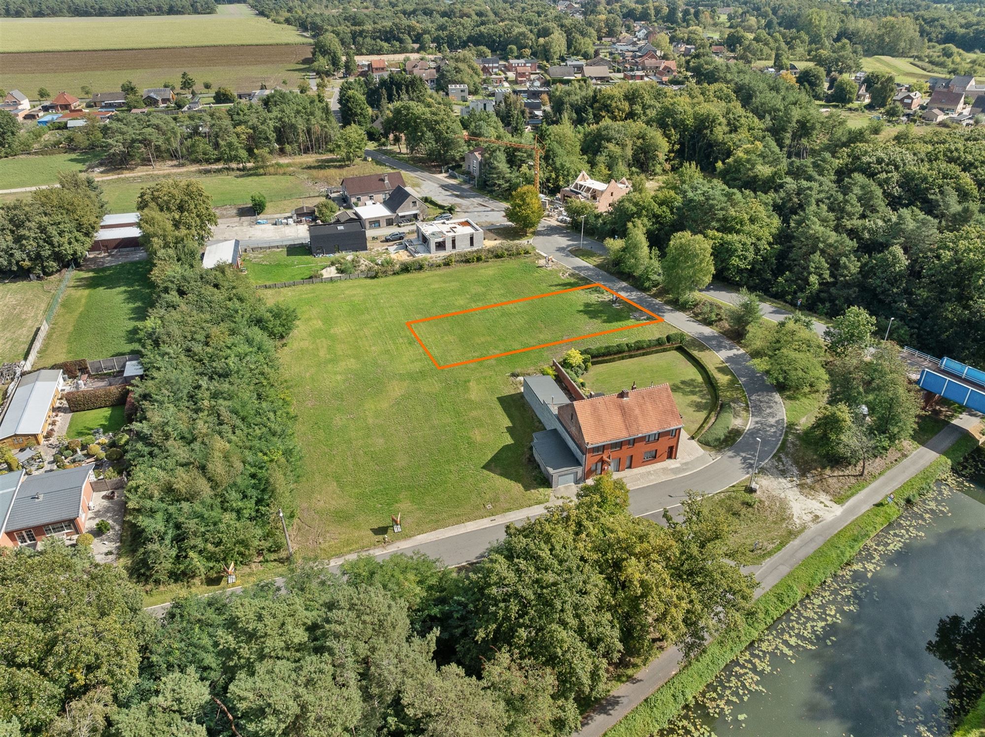 BOUWGROND OB VAN 1005M² OP FANTASTISCHE LIGGING foto {{pictureIndex}}