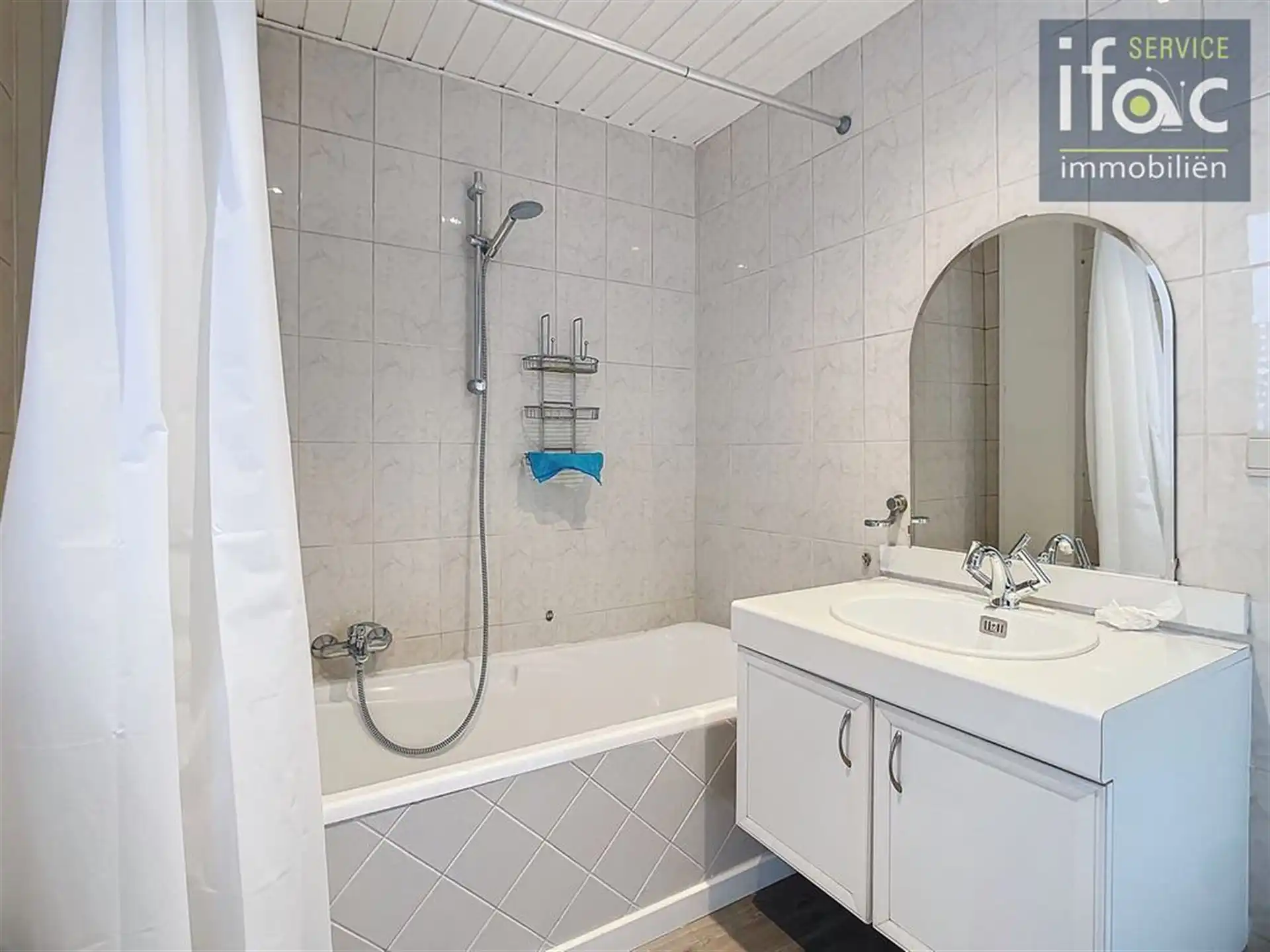 Opbrengstgebouw met handelsruimte en appartment foto 21