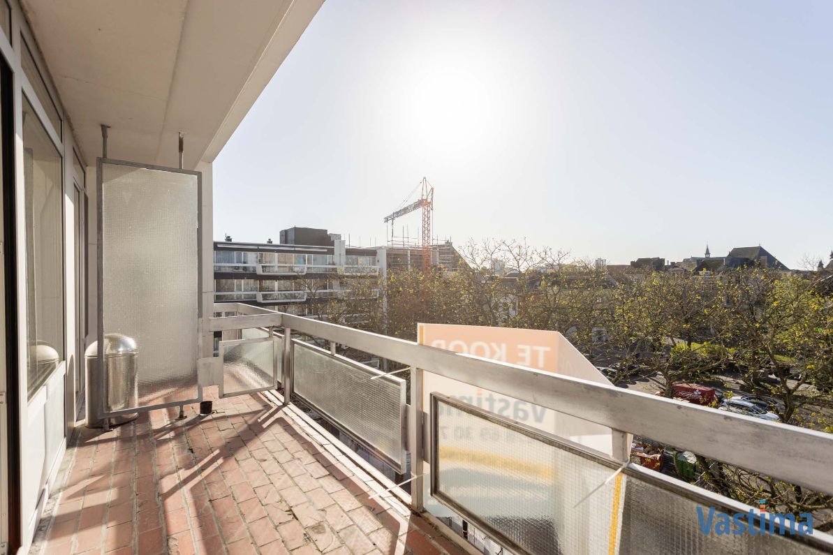 Knap gerenoveerd appartement met staanplaats in centrum Aalst foto 4