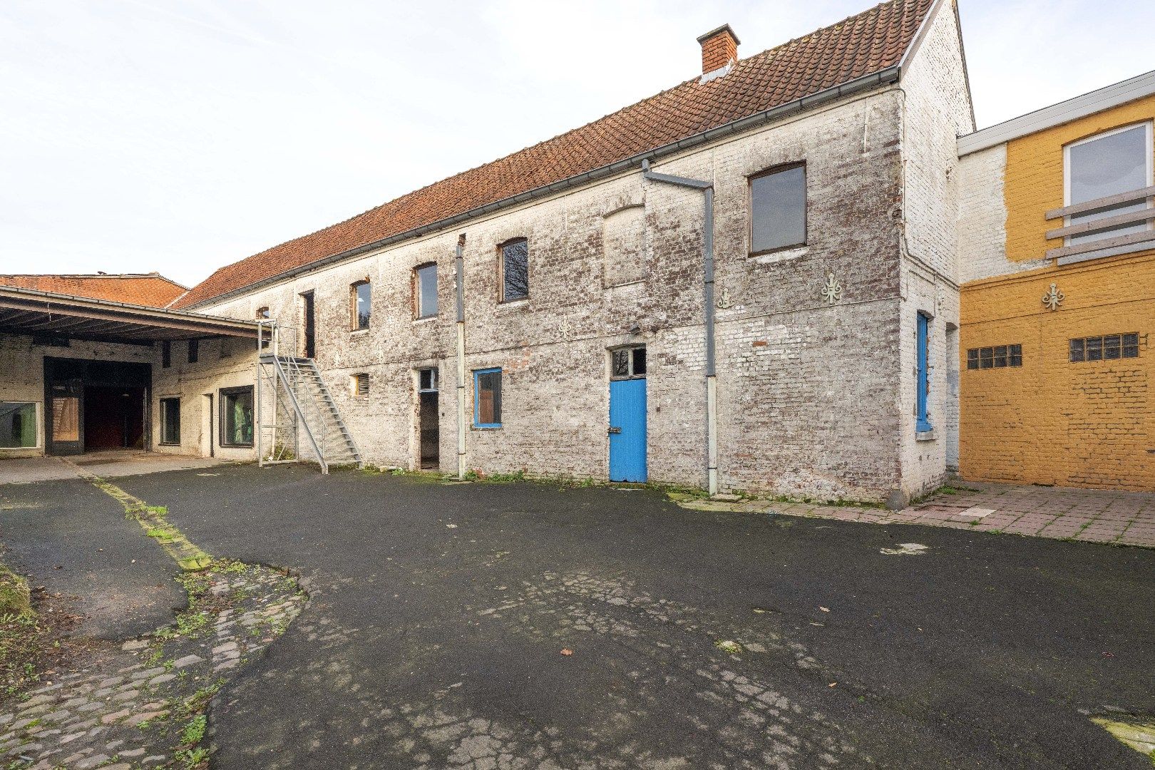 STATIGE HERENWONING MET LOODS foto 22