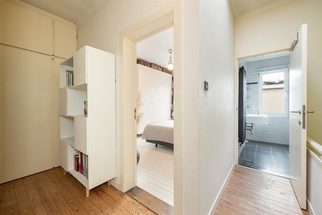 Lichte, instapklare woning met stadstuin foto 13