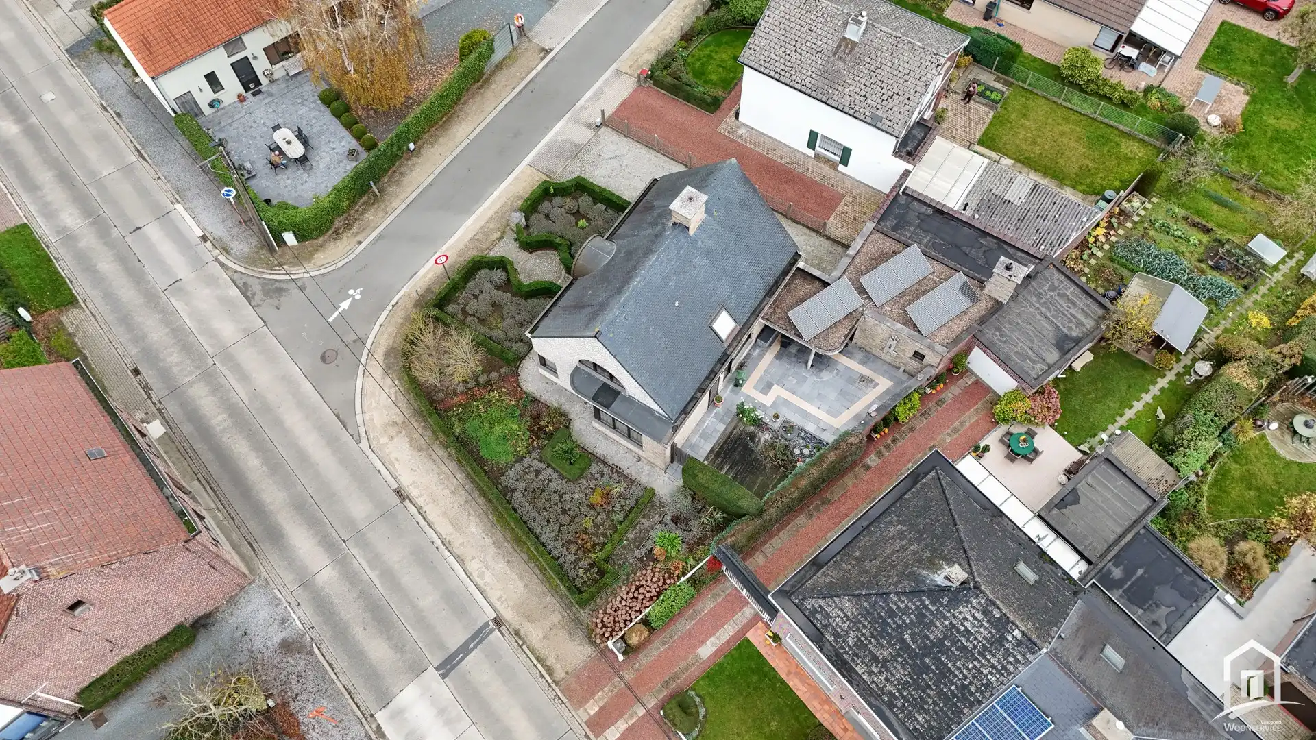 Zeer degelijke, ruime en gezellige viergevelwoning foto 4