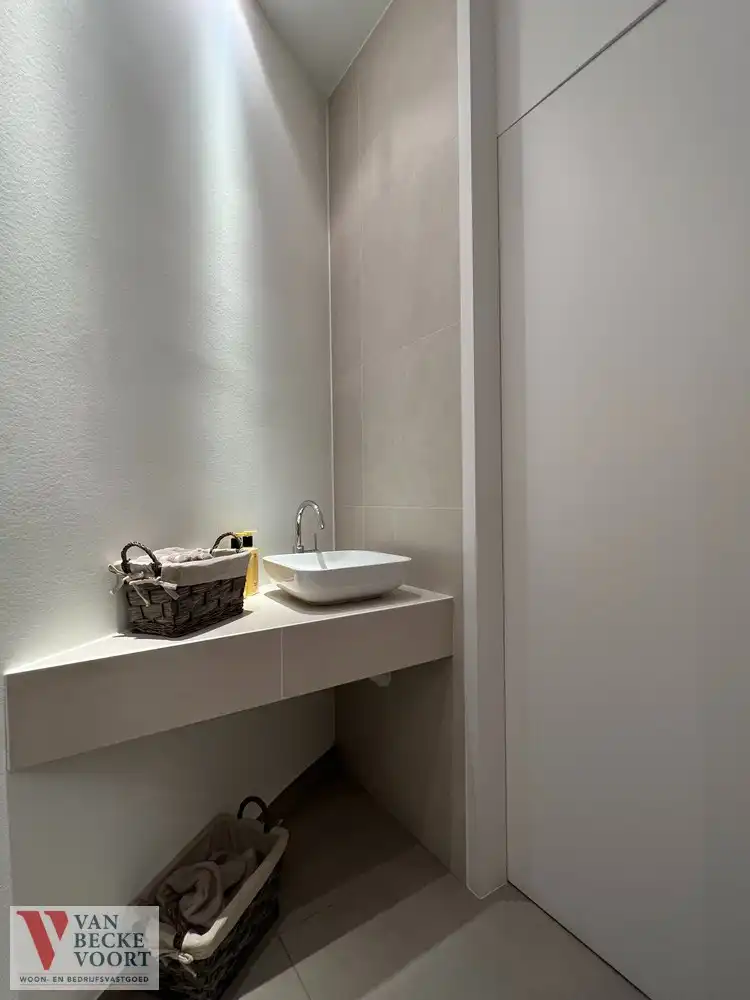 Praktijk- en kantoorruimte foto 8