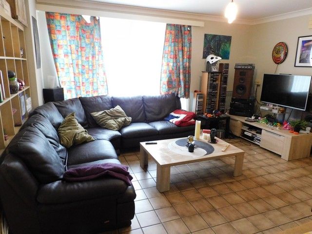 Gelijkvloers appartement met garage foto 3