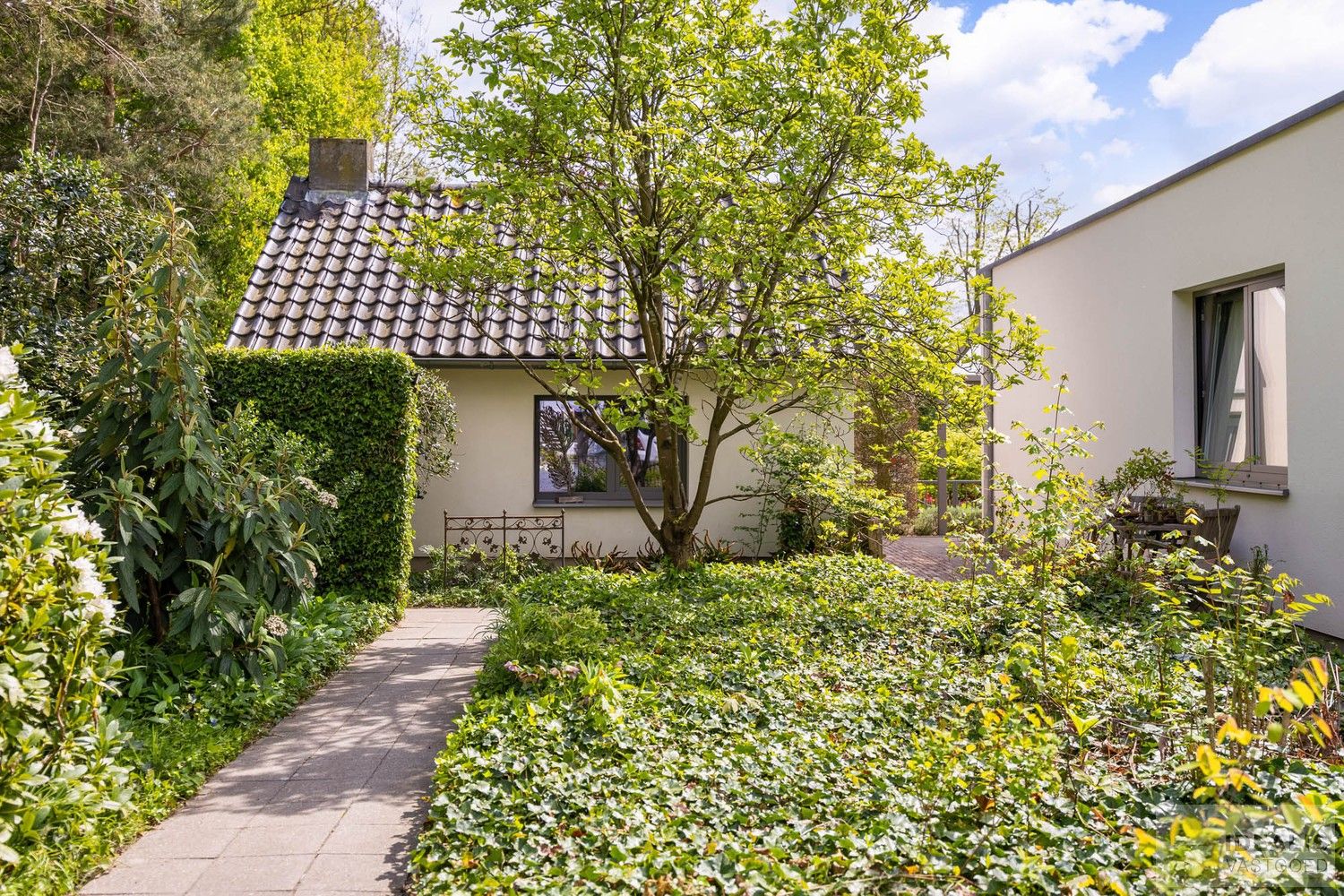 IDEALIS VASTGOED – Prachtige, stijlvolle woning mét B&B-gedeelte, van maar liefst +-315m² foto 46