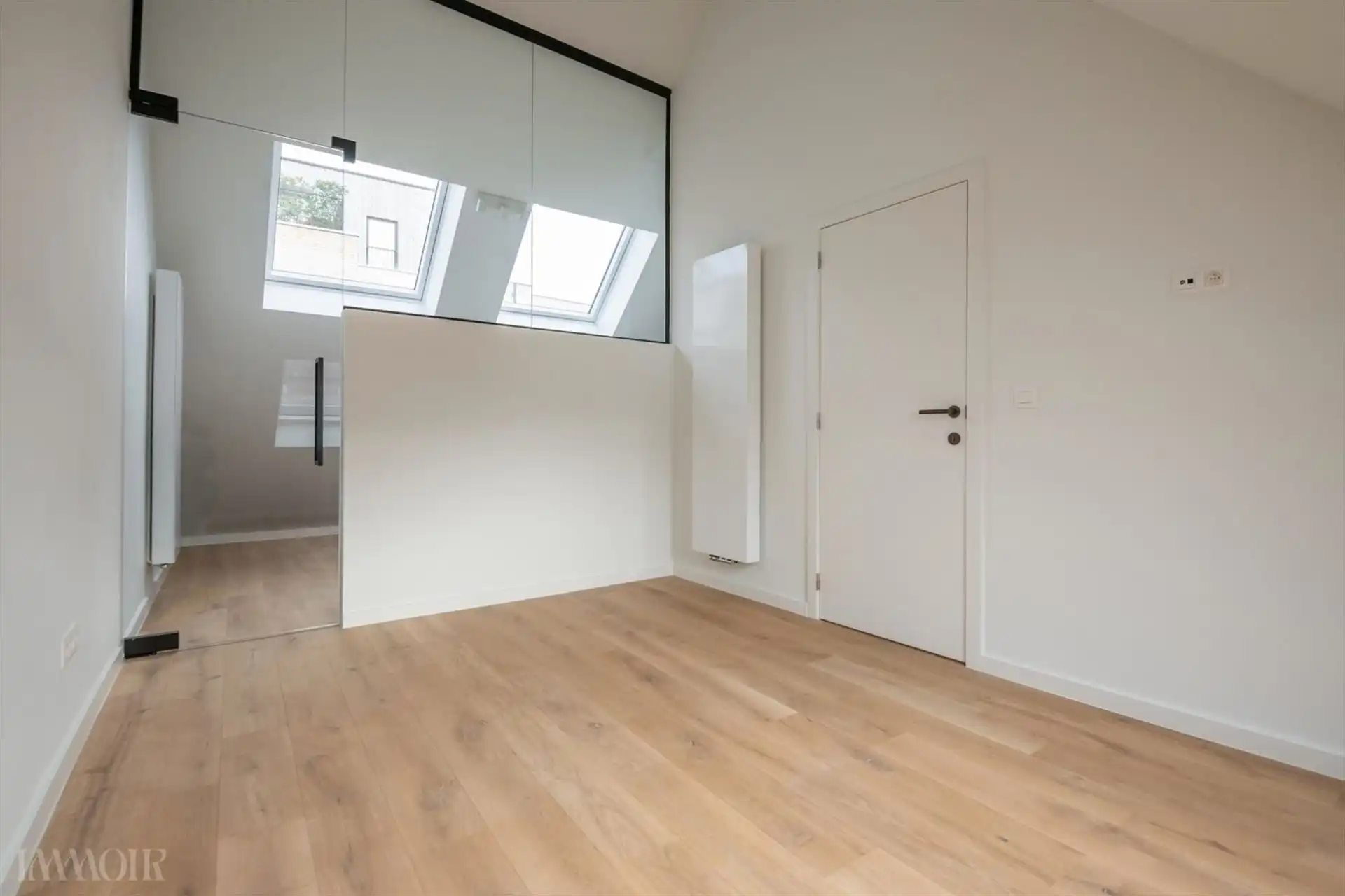 Karaktervolle stadswoning met verwarmd zwembad en luxueuze afwerking. foto 32