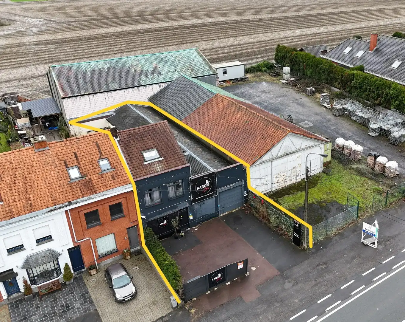 Handelspand met zeer goede visibiliteit aan de rand van Kortrijk foto 9