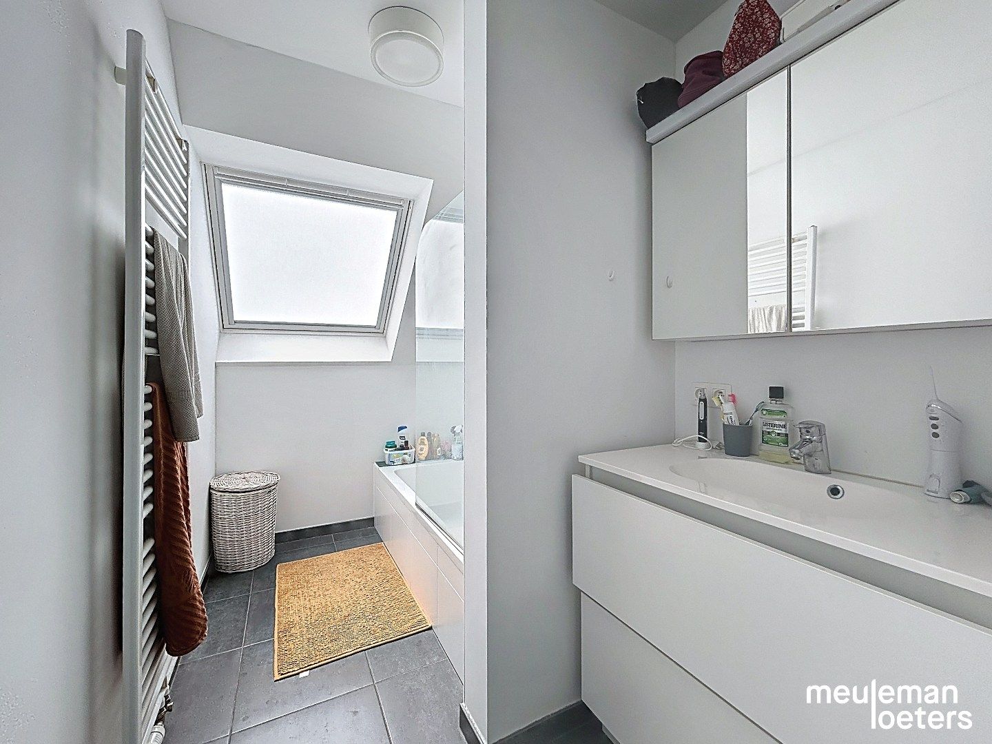 Lichtrijk appartement met autostaanplaats foto 9