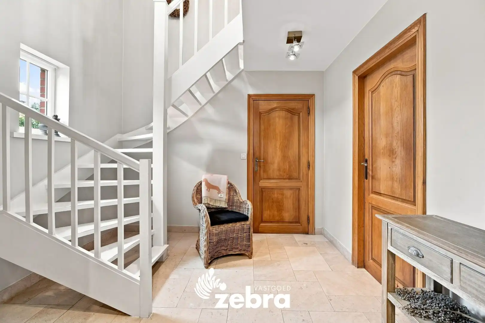 Verzorgde villa gelegen in een doodlopende straat vlakbij Bellegem centrum! foto 3