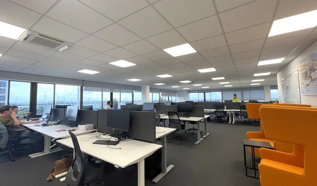 Ingericht kantoor te huur in North Trade Building Antwerpen foto 10