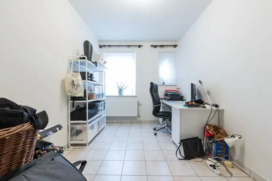 ZEER RUIM APPARTEMENT MET GARAGE, CENTRUM DIEST! foto 19