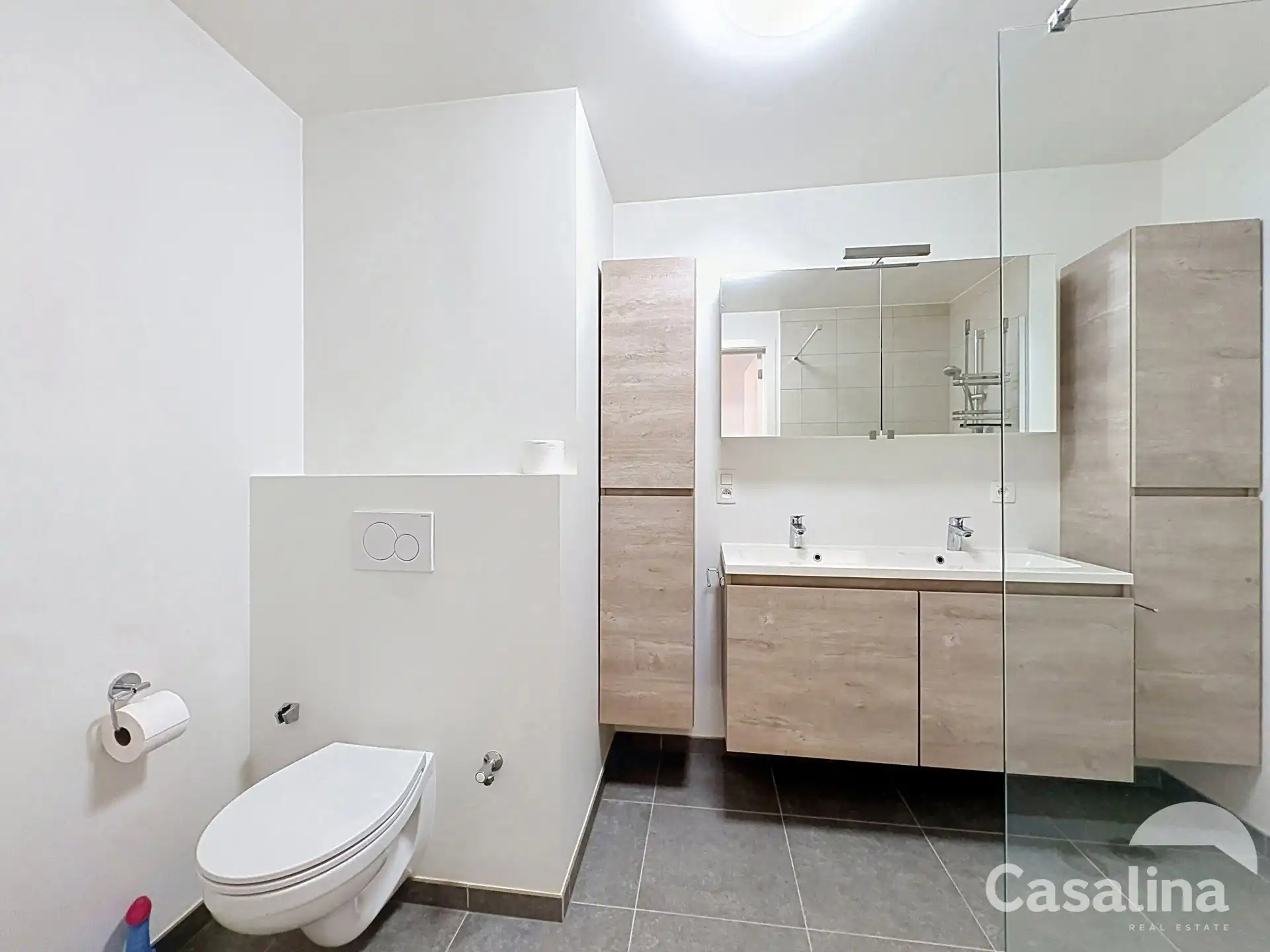 Appartement twee slaapkamers en grote tuin foto 12